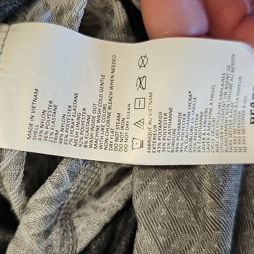 PrAna Size XL Cropped Ruched Leg Gray Print Legging Like New 21 Inch Inseam - Picture 6 of 7